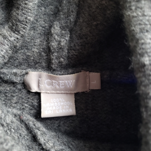 Grey J.Crew boyfriend sweater - Picture 1 of 3